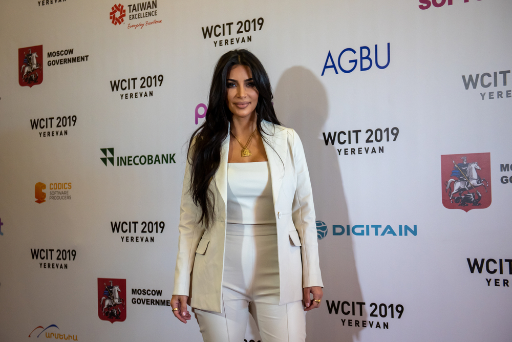 Celebrities With Lipedema: A Compressive Guide